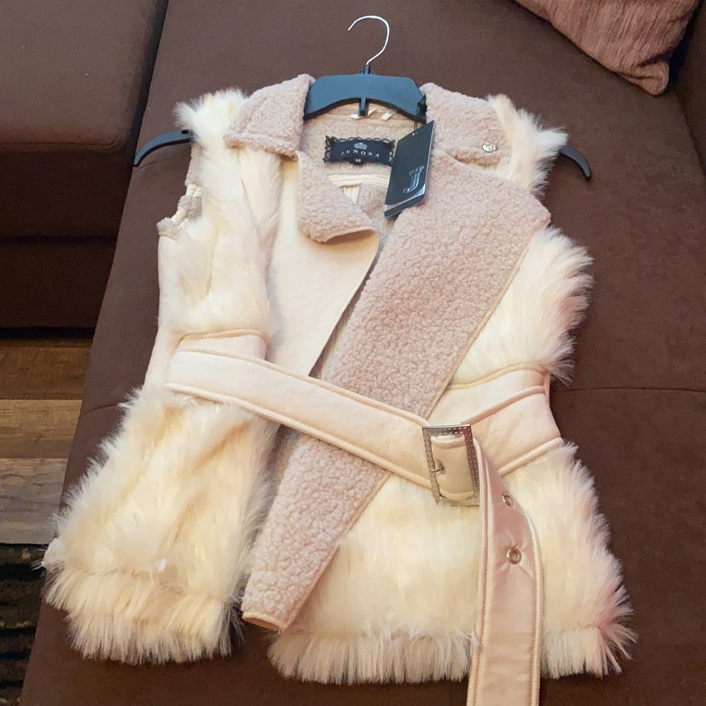 Vest - Picture 3 of 4